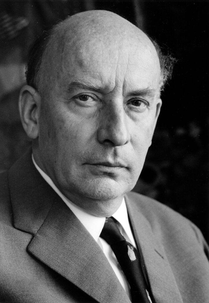 Black-and-white head-and-shoulders photograph of Ernst Leitz III in a suit and tie.