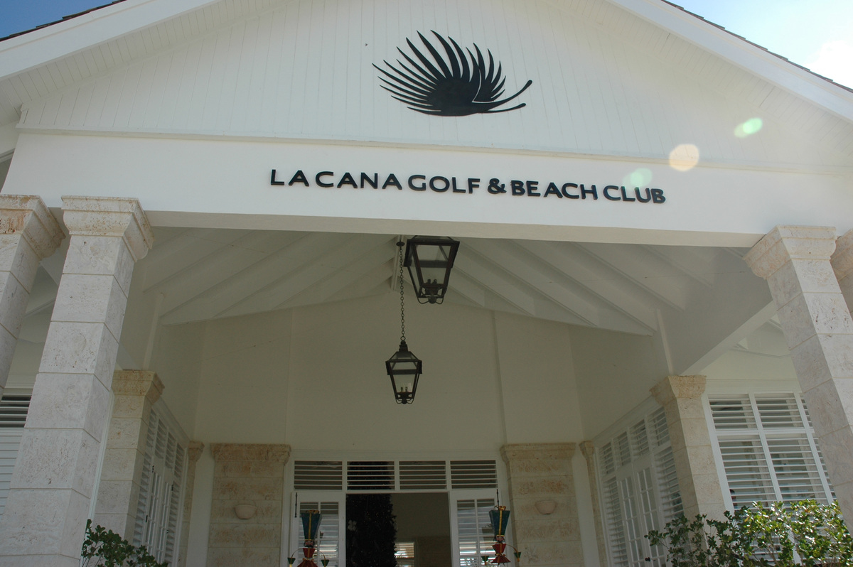 Entrance sign and columns at La Cana Golf & Beach Club in 2007.