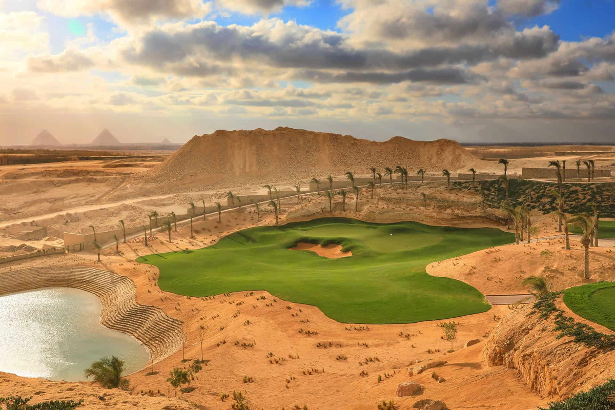 NEWGIZA’s fourth green in a quarry, with the pyramids on the distant horizon in an image published in 2019.